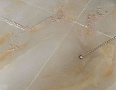 工布江达瓷砖空鼓维修公司分享粘合剂选择不当在瓷砖铺贴过程中可能导致以下问题